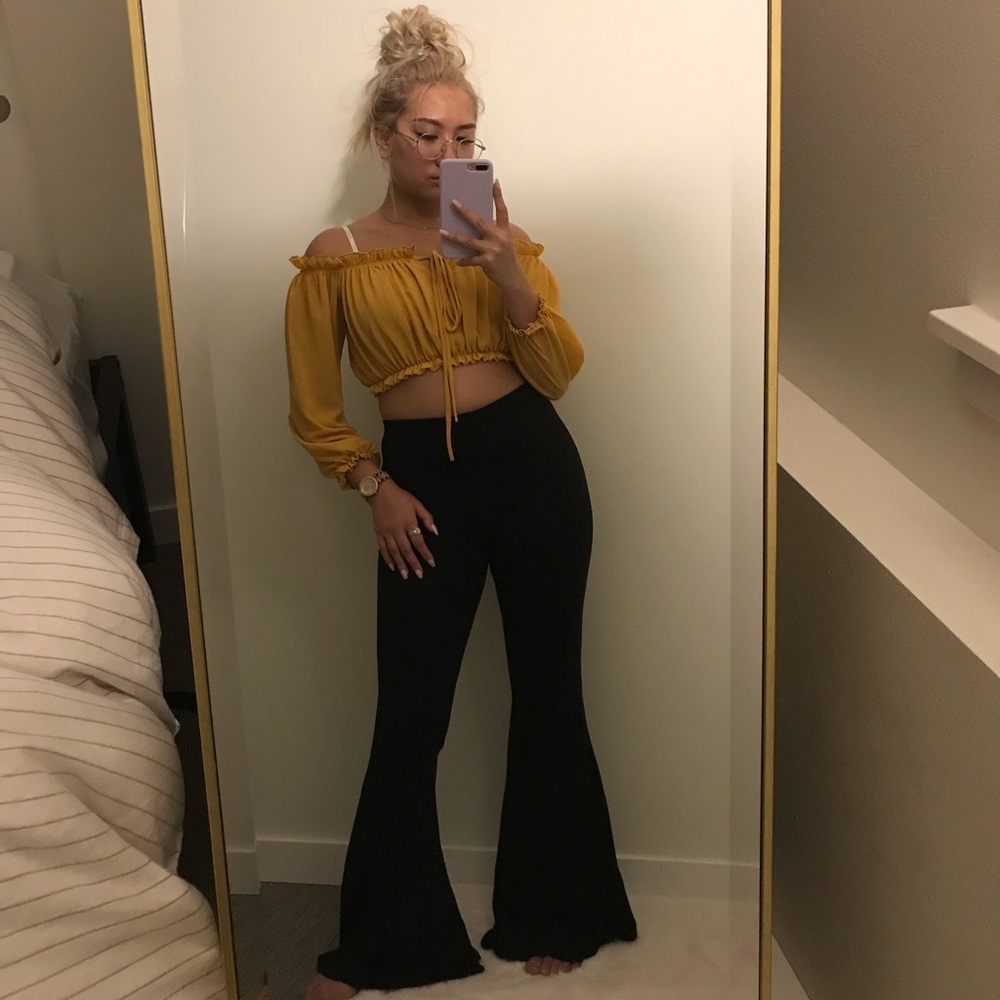 Cute yellow shirt